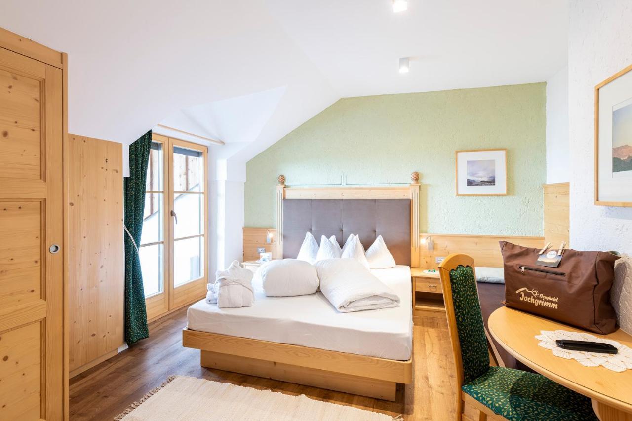 Berghotel Jochgrimm - Your Dolomites Home Варена Экстерьер фото