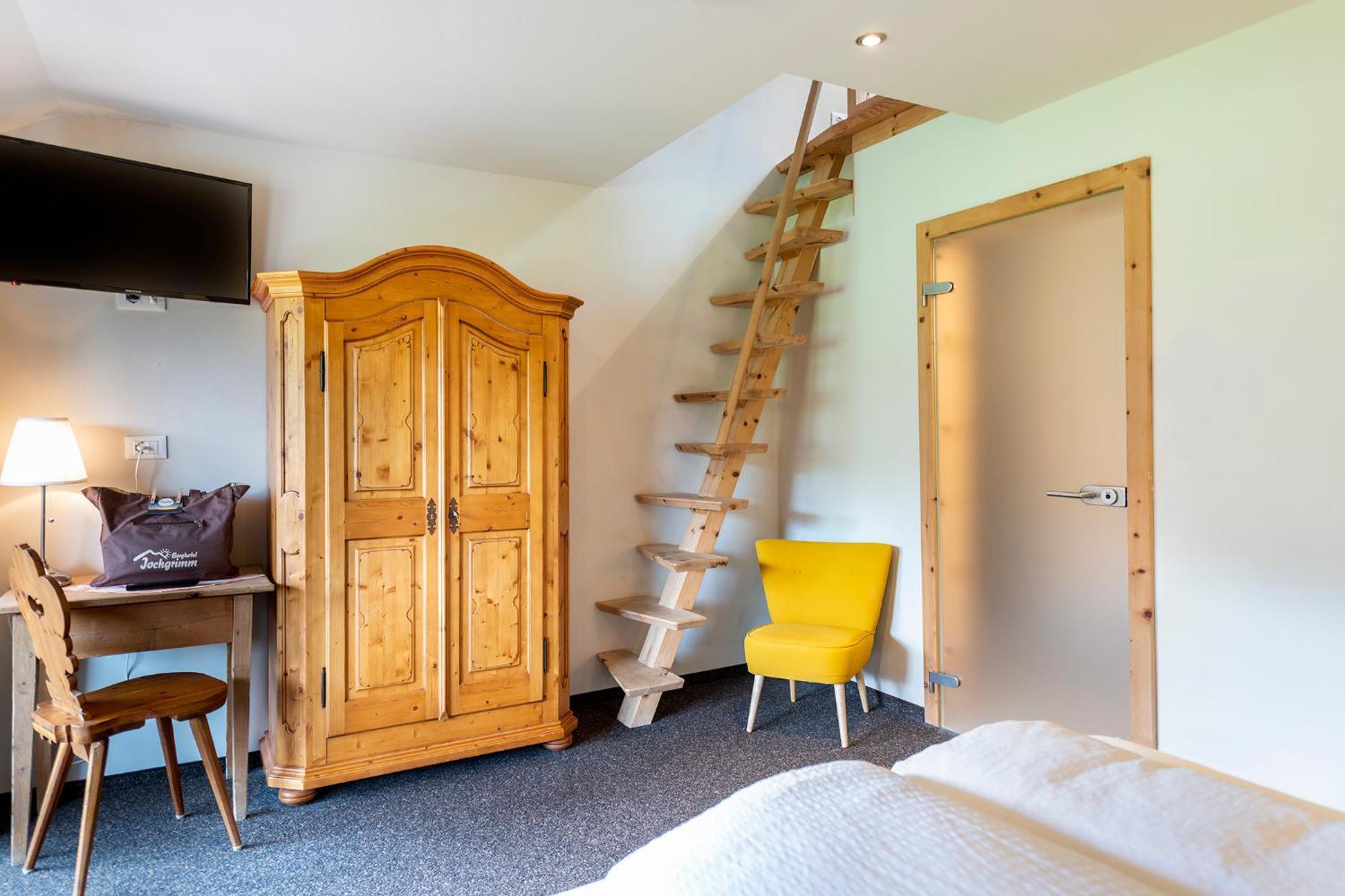 Berghotel Jochgrimm - Your Dolomites Home Варена Номер фото